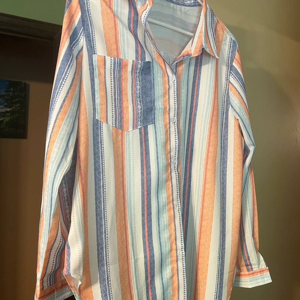 Button down blouse - Picture 2 of 4